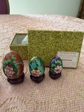Vintage Lillian Vernon 3792 Clousonne Eggs set of 3 + bonus gold egg